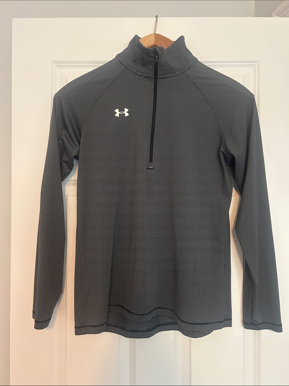 Under Armour Women's Black & Gray Striped 1/4 Zip Pullover